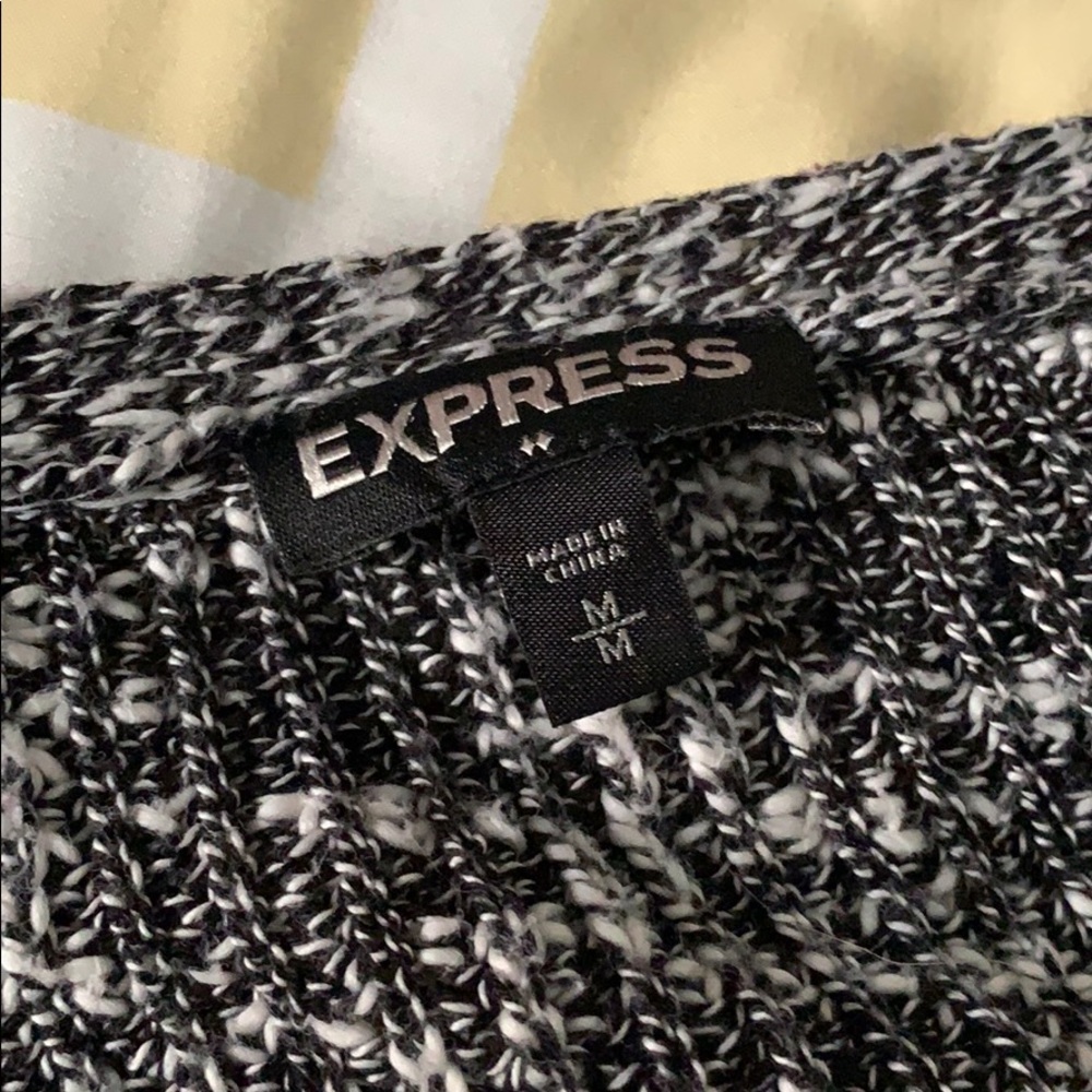 Express sweater - Picture 3 of 3